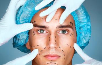 Las cuatro cirugías estéticas más realizadas por los hombres 