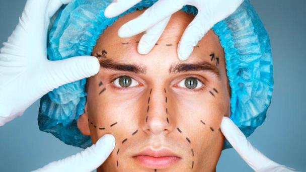 Las cuatro cirugías estéticas más realizadas por los hombres