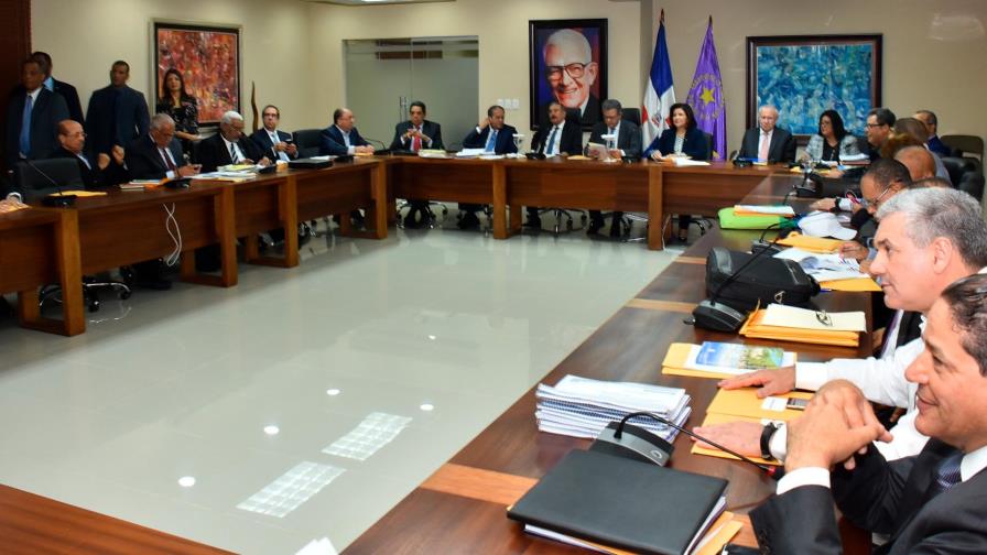 Peledeístas presionan al partido por más puestos en el Gobierno