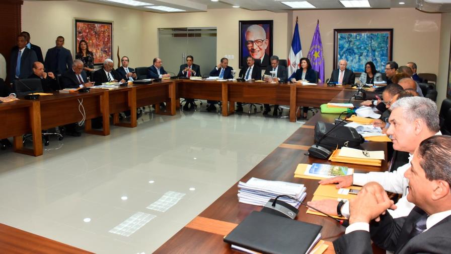 Presidente Medina dice está llegando tiempo de hablar de reelección