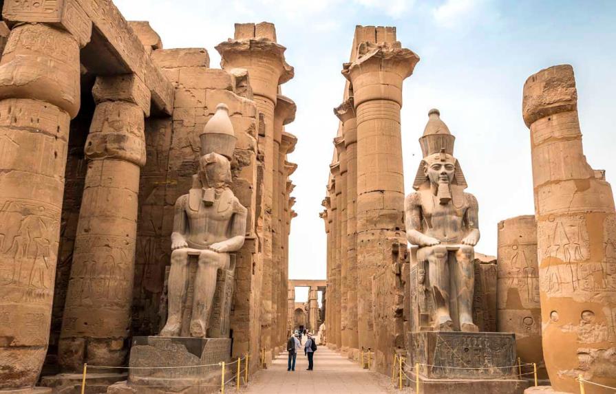 Encuentran bajo la arena una gran ciudad perdida de 3,000 años en Egipto