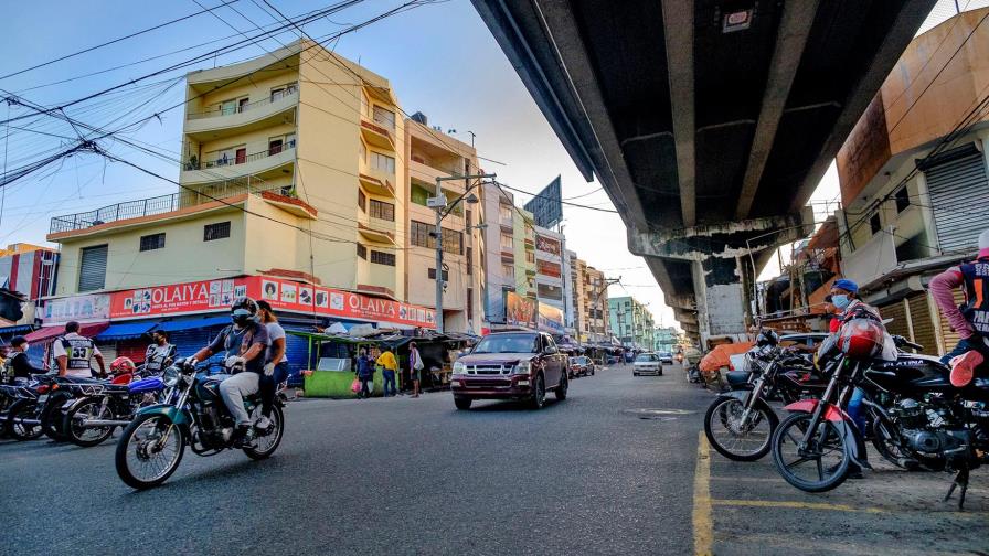 Alcohol adulterado y COVID-19, con 114 muertes en primeros días de abril en RD Alcohol adulterado y COVID-19, con 114 muertes en primeros días de abril en RD