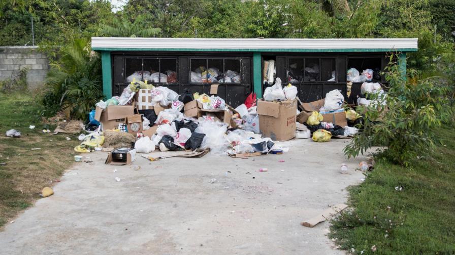 En Ciudad Pablo Mella quieren que les recojan la basura, pero no pagan