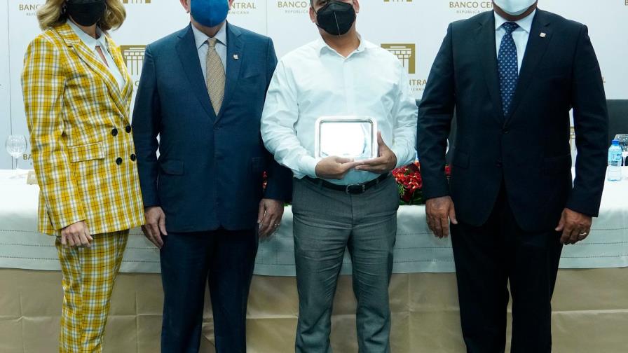 Banco Central entrega los premios del Concurso Anual de Economía ‘Biblioteca Juan Pablo Duarte’ 2021