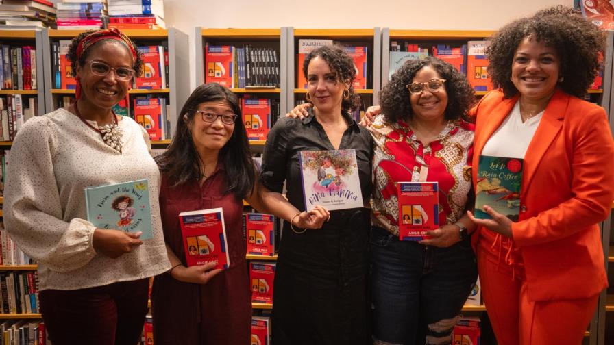 Ponen en circulación edición en español de la novela Dominicana Ponen en circulación edición en español de la novela Dominicana