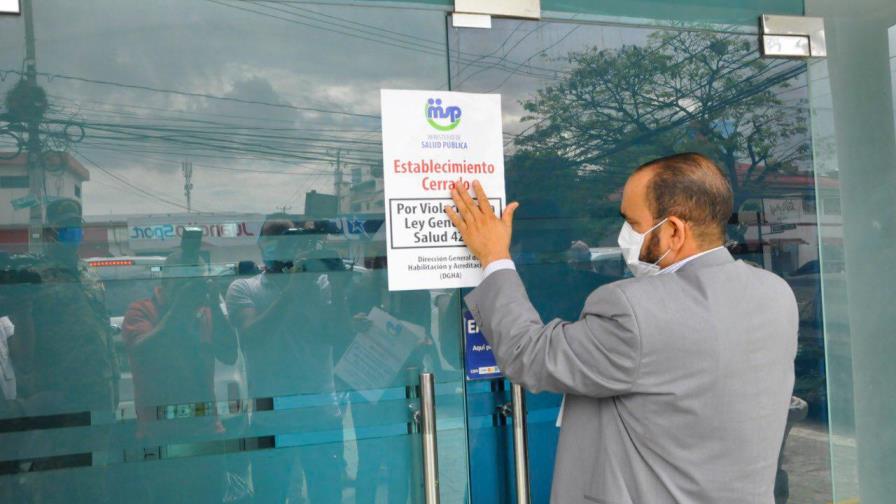 Salud Pública cierra clínica estética por incumplir normas para operar 
