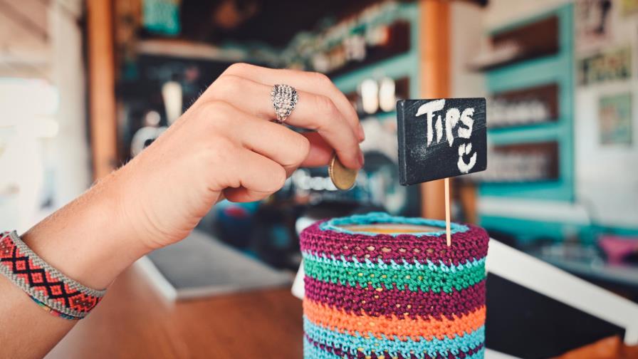 Un cliente en EE.UU. paga 144 dólares en restaurante y deja 10 mil de propina Un cliente en EE.UU. paga 144 dólares en restaurante y deja 10 mil de propina