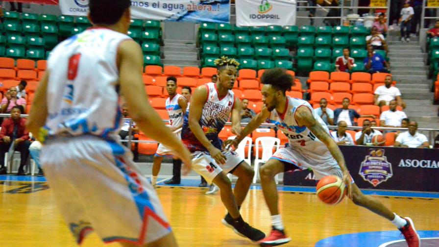 El Domingo Paulino vence a Pueblo Nuevo en un juego decidido en segundos finales El Domingo Paulino vence a Pueblo Nuevo en un juego decidido en segundos finales