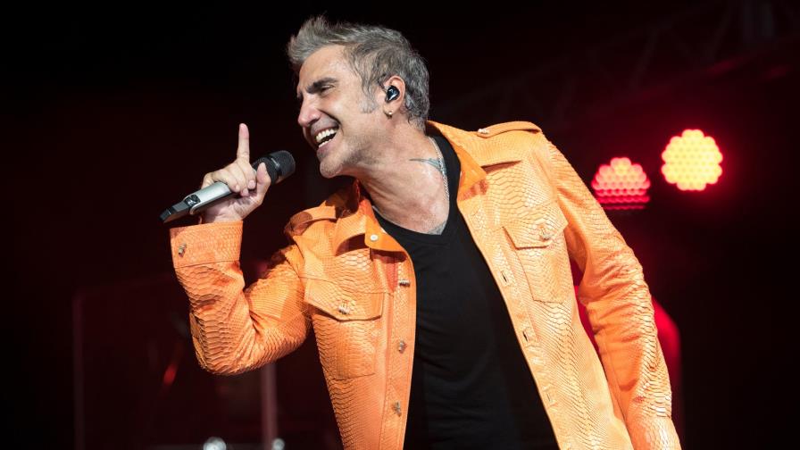 Entre baladas y rancheras Alejandro Fernández enloquece a Punta Cana. Entre baladas y rancheras Alejandro Fernández enloquece a Punta Cana.