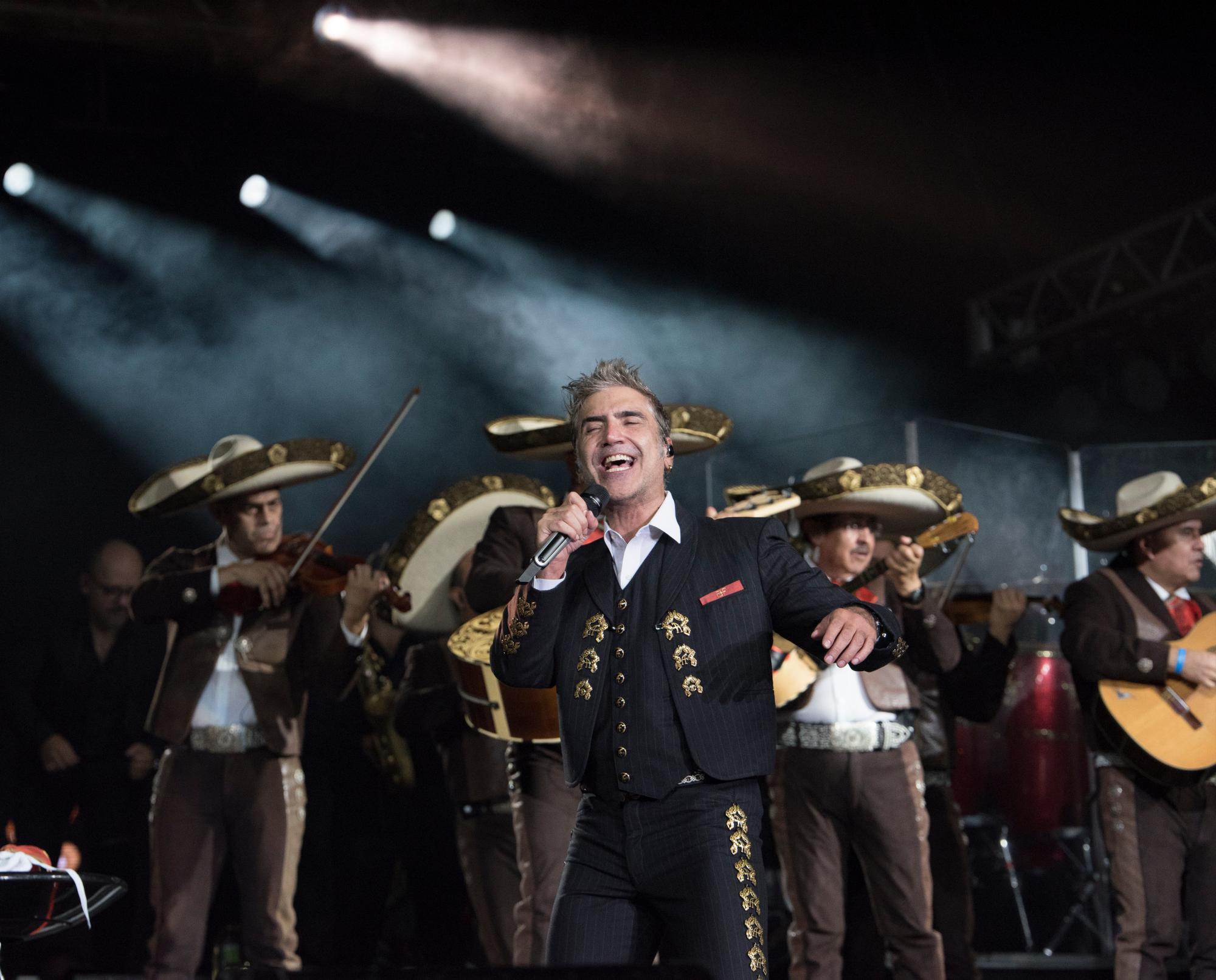 El artista expresó gratitud al público dominicano