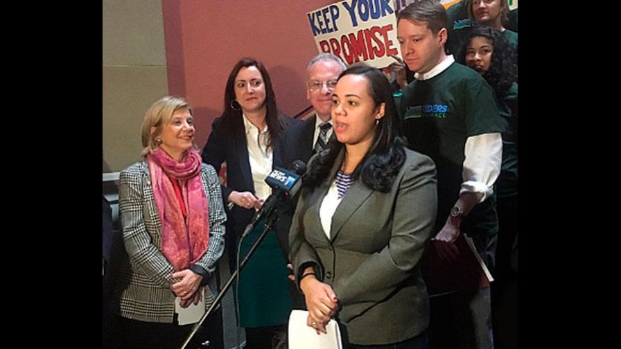 A una hora de cerrar las elecciones en NY, candidatos dominicanos seguían en las calles 