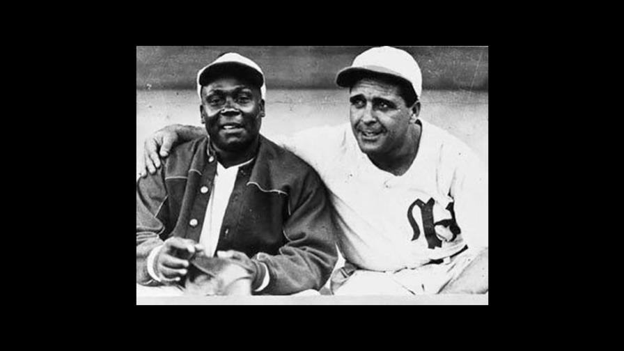 Cocaína García, en 1929 jugó con Licey y en 1937 y 1951 con las EO