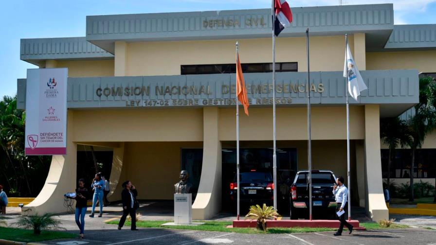 COE mantiene 16 provincias en alerta por efectos de una vaguada