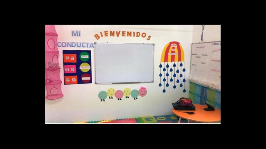 Mujer denuncia colegio prohibió entrada de niños por falta de pago; el centro lo niega