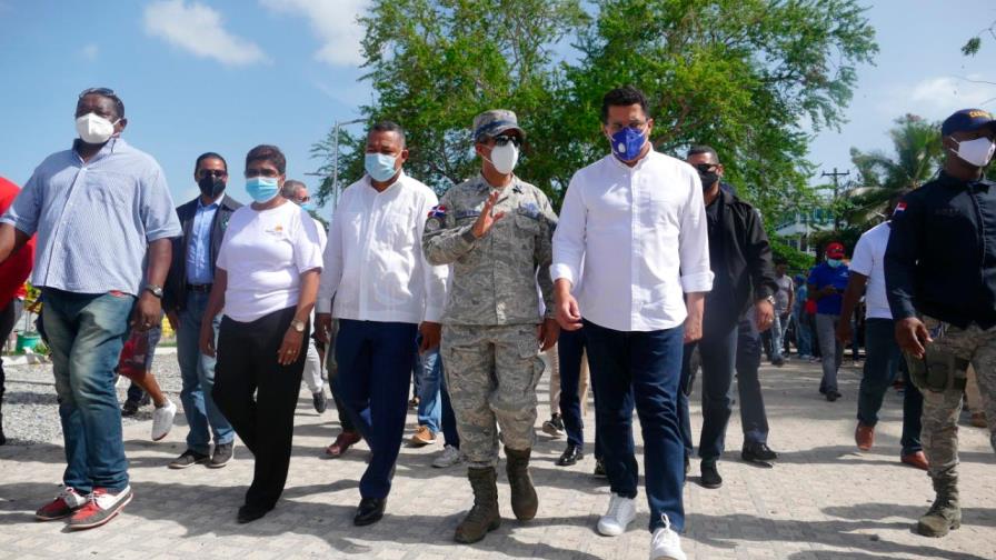 Ministro de Turismo se reúne con representantes de Boca Chica, Guayacanes y Juan Dolio 