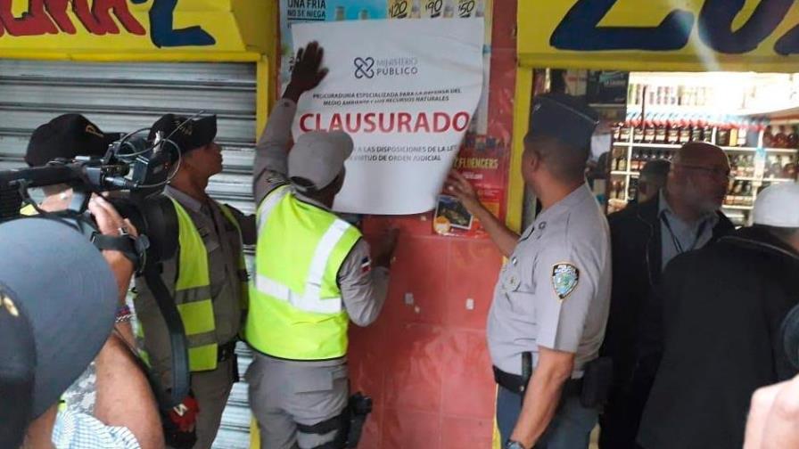 Policía cierra tres colmados y un drink en Herrera por ruidosos
