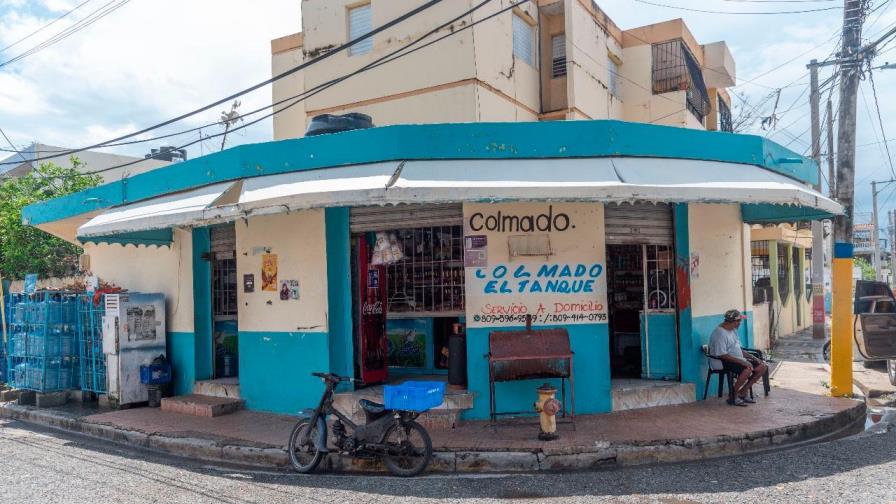 Reabren colmados de Cancino donde fallecieron siete hombres por consumo de bebidas adulteradas Reabren colmados de Cancino donde fallecieron siete hombres por consumo de bebidas adulteradas