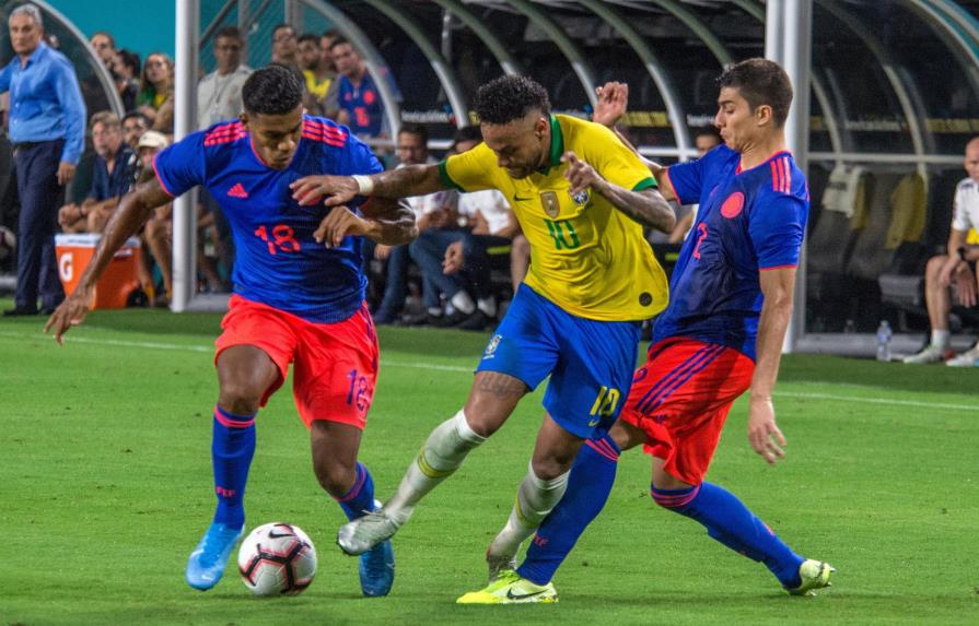 Neymar anota en su regreso pero Brasil no pasa del empate con Colombia