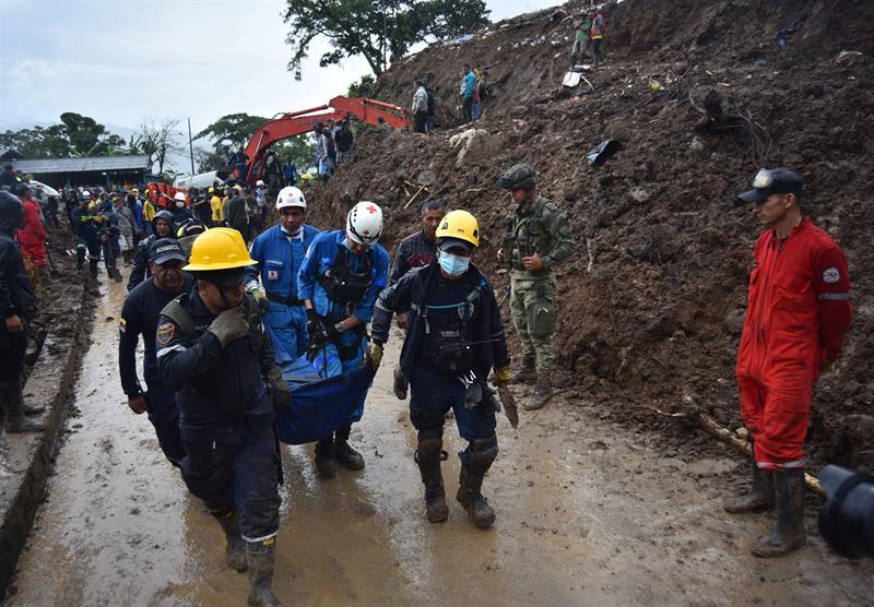 Diecinueve muertos y 16 desaparecidos por deslizamiento de tierra en Colombia