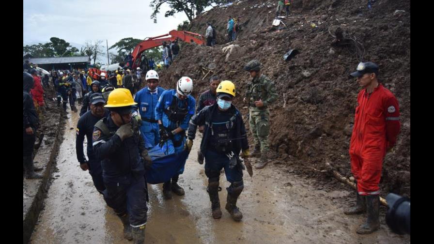 Diecinueve muertos y 16 desaparecidos por deslizamiento de tierra en Colombia
