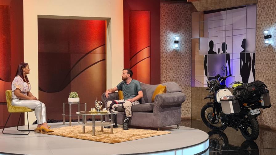 Pablo Rabelo, el colombiano que recorre el mundo este domingo en “Fiestas y Personalidades”