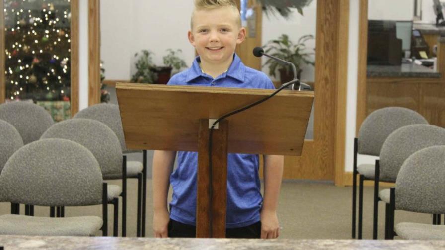 Niño logra anular prohibición “obsoleta” de un pueblo en Estados Unidos