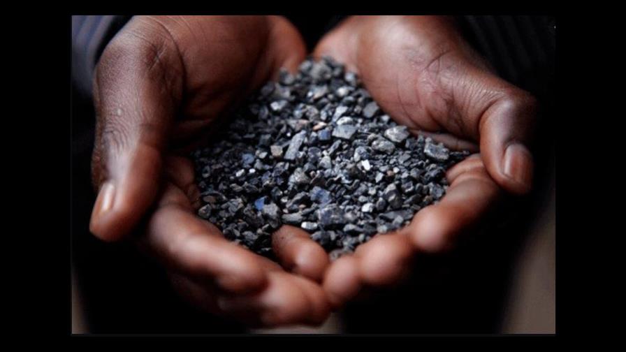 Obtienen por primera vez en España el oro negro que necesitan los móviles