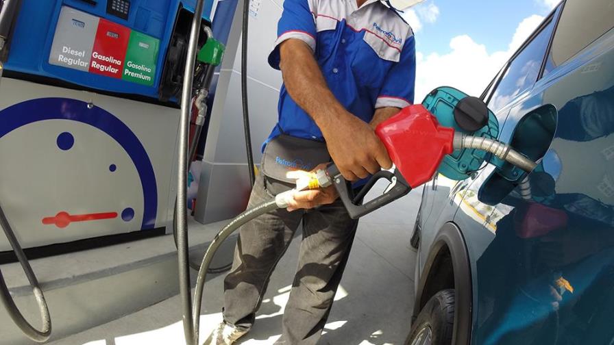 El gobierno vuelve a congelar el precio de los combustibles