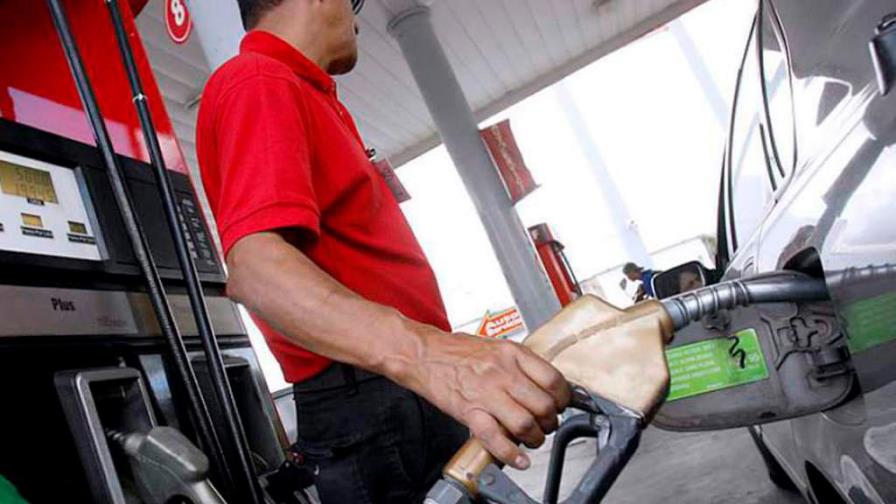 Precio de los combustibles subieron hasta un 30 % en el último año