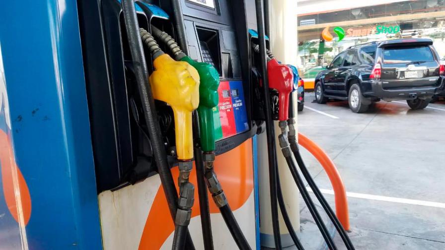 El gobierno congela el precio de todos los combustibles 