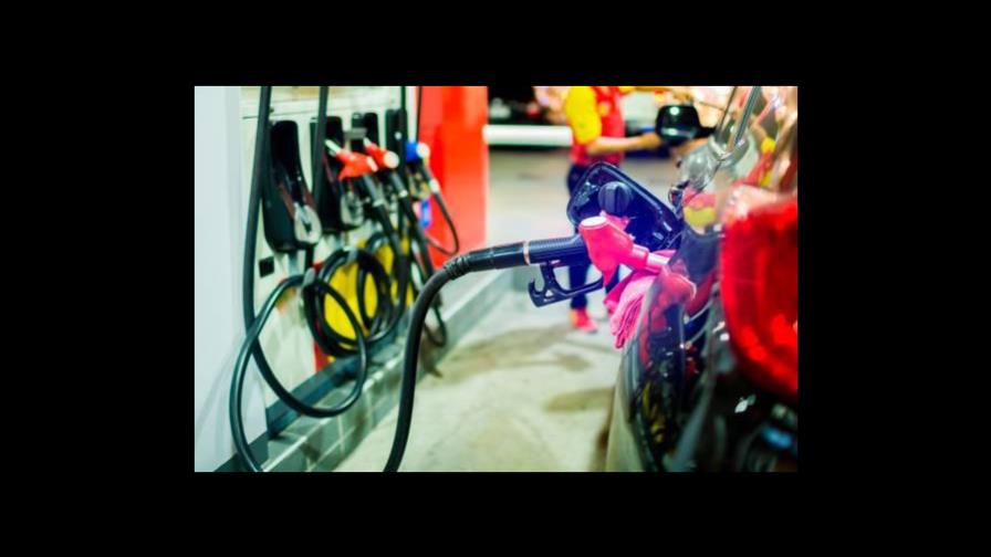 Precios de las gasolinas bajan, pero GLP sube RD$2.40 por galón