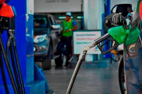 Comerciantes de combustibles piden al Gobierno actualizar márgenes de ganancias