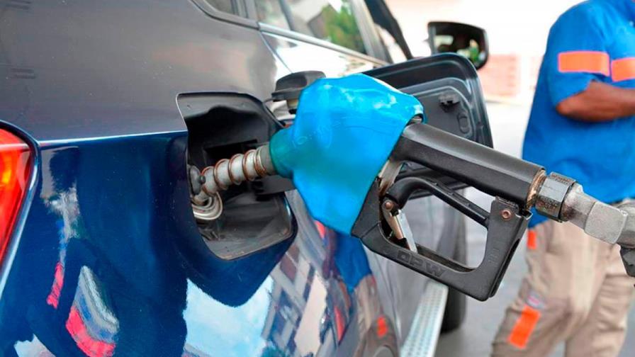 El gobierno congela el precio de todos los combustibles 