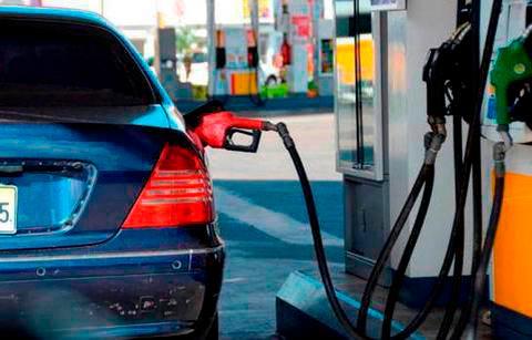El Gobierno congela el precio de todos los combustibles