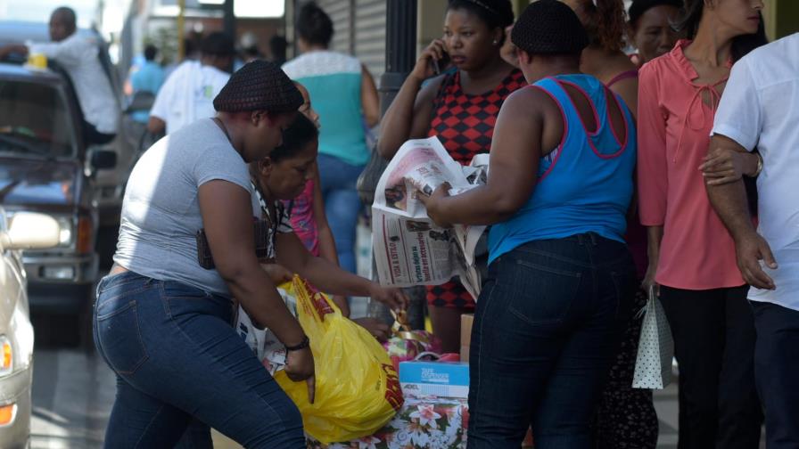 Salarios siguen estancados y derechos de la clase trabajadora es una “ficción jurídica”