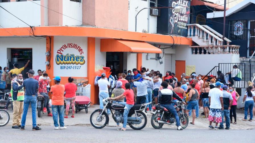 Reabren negocios en Santiago pese al coronavirus