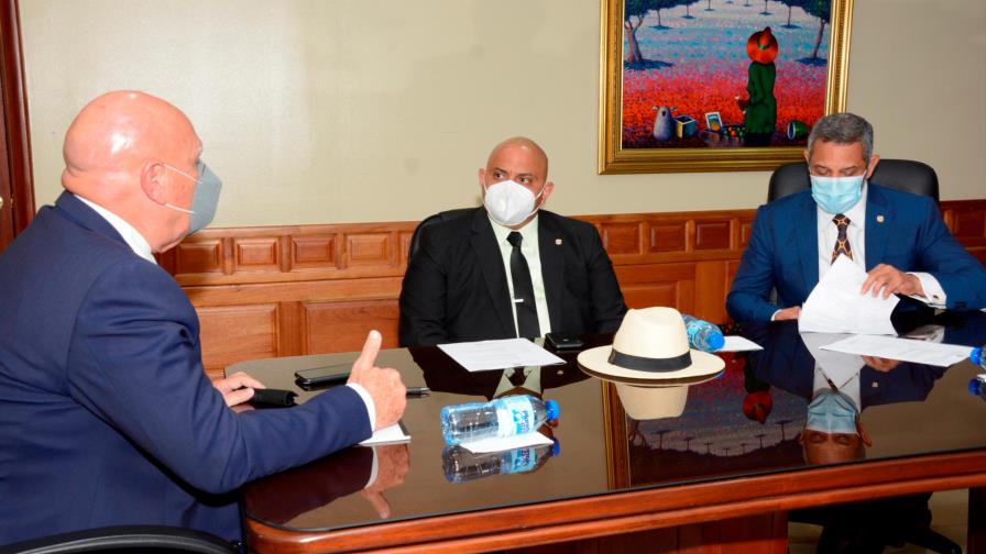 Motivan a Obras Públicas a presentar informe sobre construcción de carretera de Samaná