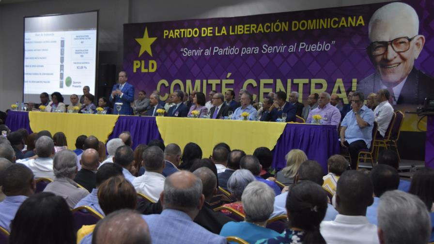 Presidente Danilo Medina y otros dirigentes llegaron a reunión del Comité Central