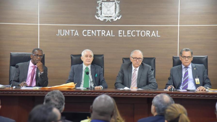 La JCE  conoce propuestas económicas para  comprar equipos  de voto automatizado