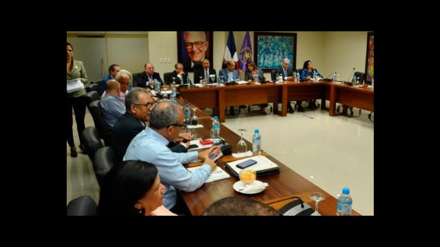 Comité Político del PLD pospone la reunión de este lunes Comité Político del PLD pospone la reunión de este lunes