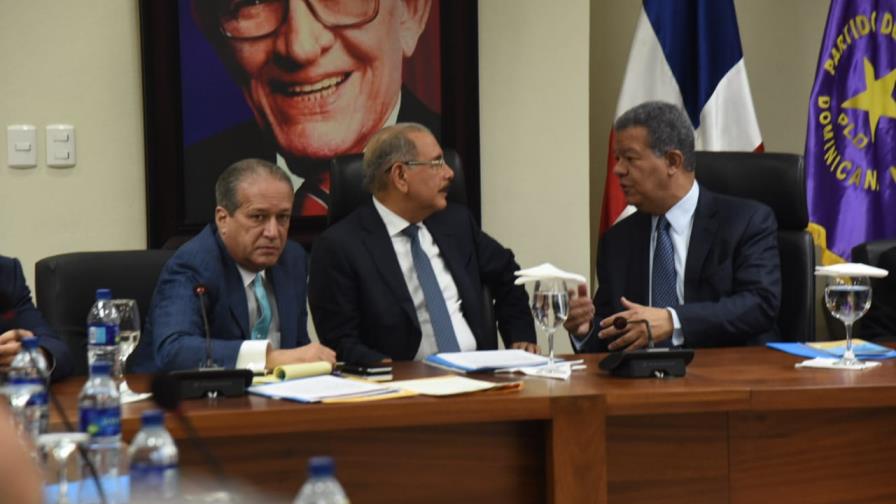 Se inicia reunión del Comité Político del PLD