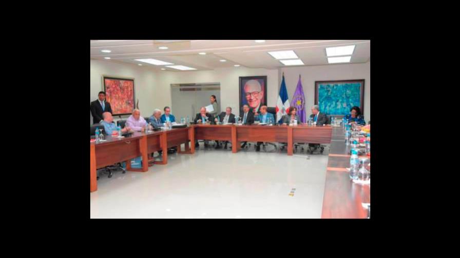 Reunión del Comité Político trata tema de las alianzas entregadas a la JCE