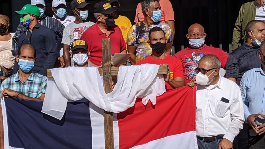 Realizan viacrucis para que se eleve a Departamento dotación policial de Santiago Oeste Realizan viacrucis para que se eleve a Departamento dotación policial de Santiago Oeste