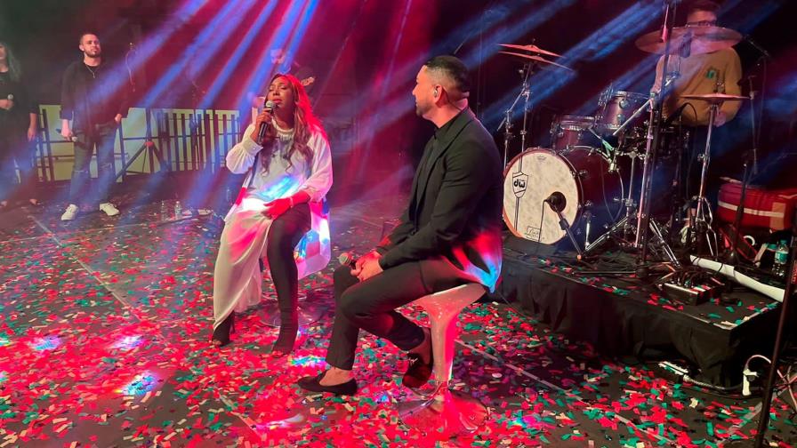 Isabelle Valdez y Marcos Yaroide se presentan en Mayagüez, Puerto Rico 