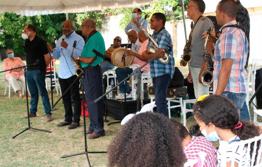 Con concierto, moradores de Corymar piden construcción de parque temático de música