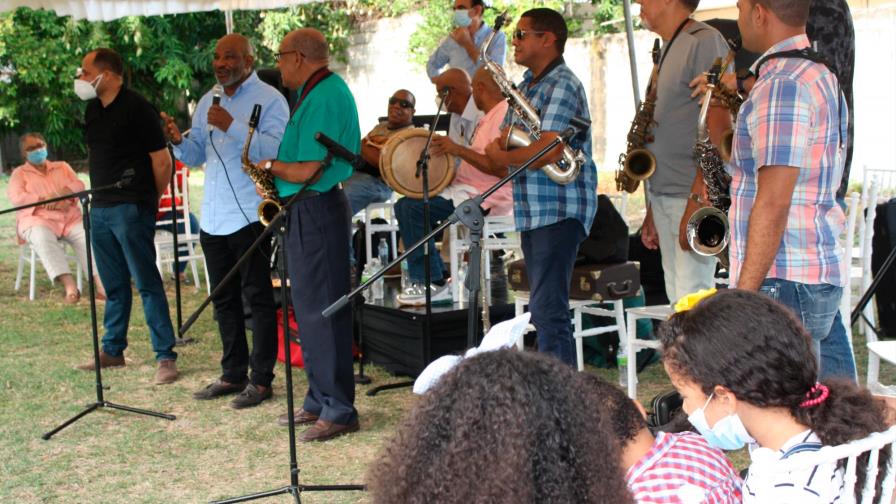 Con concierto, moradores de Corymar piden construcción de parque temático de música