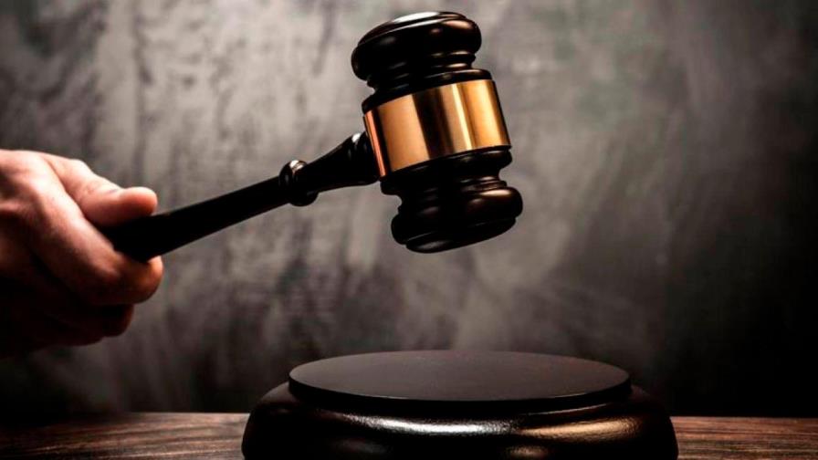 Sentencia de 20 años a hombre que robó tienda de celulares