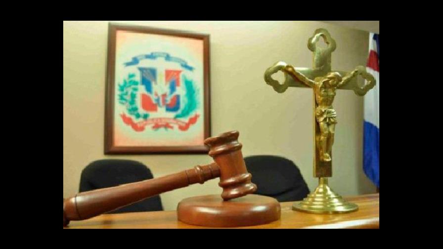 Condenan a 30 años a hombre que envenenó a su hijo de 9 años en venganza en SDO