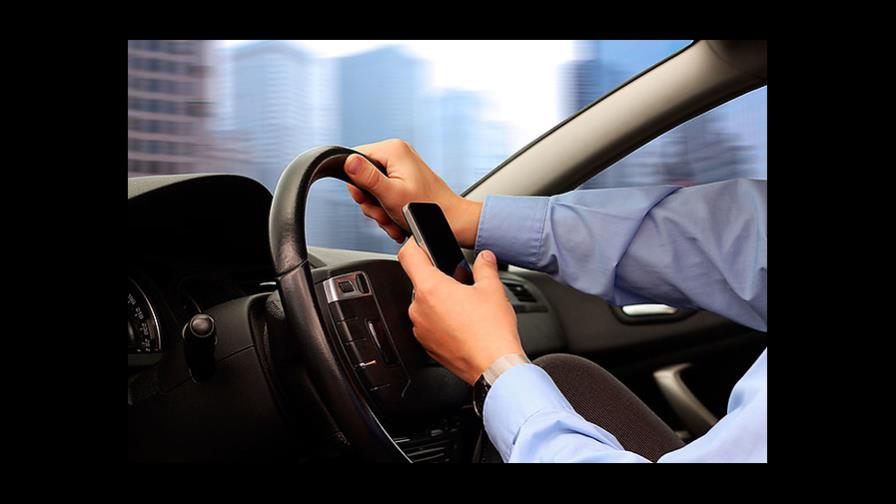 Muere en accidente un niño mientras su padre al volante realizaba un video para Facebook