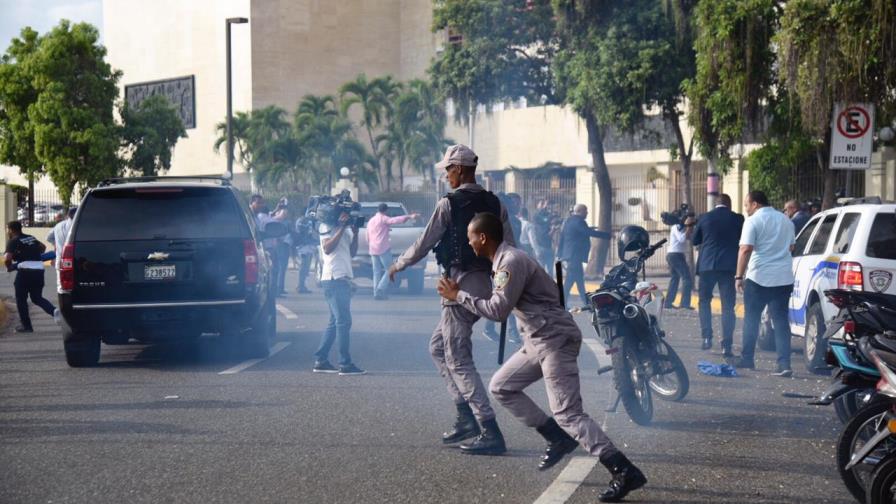 PRSC y PRM condenan “la agresión a legisladores” en el Congreso